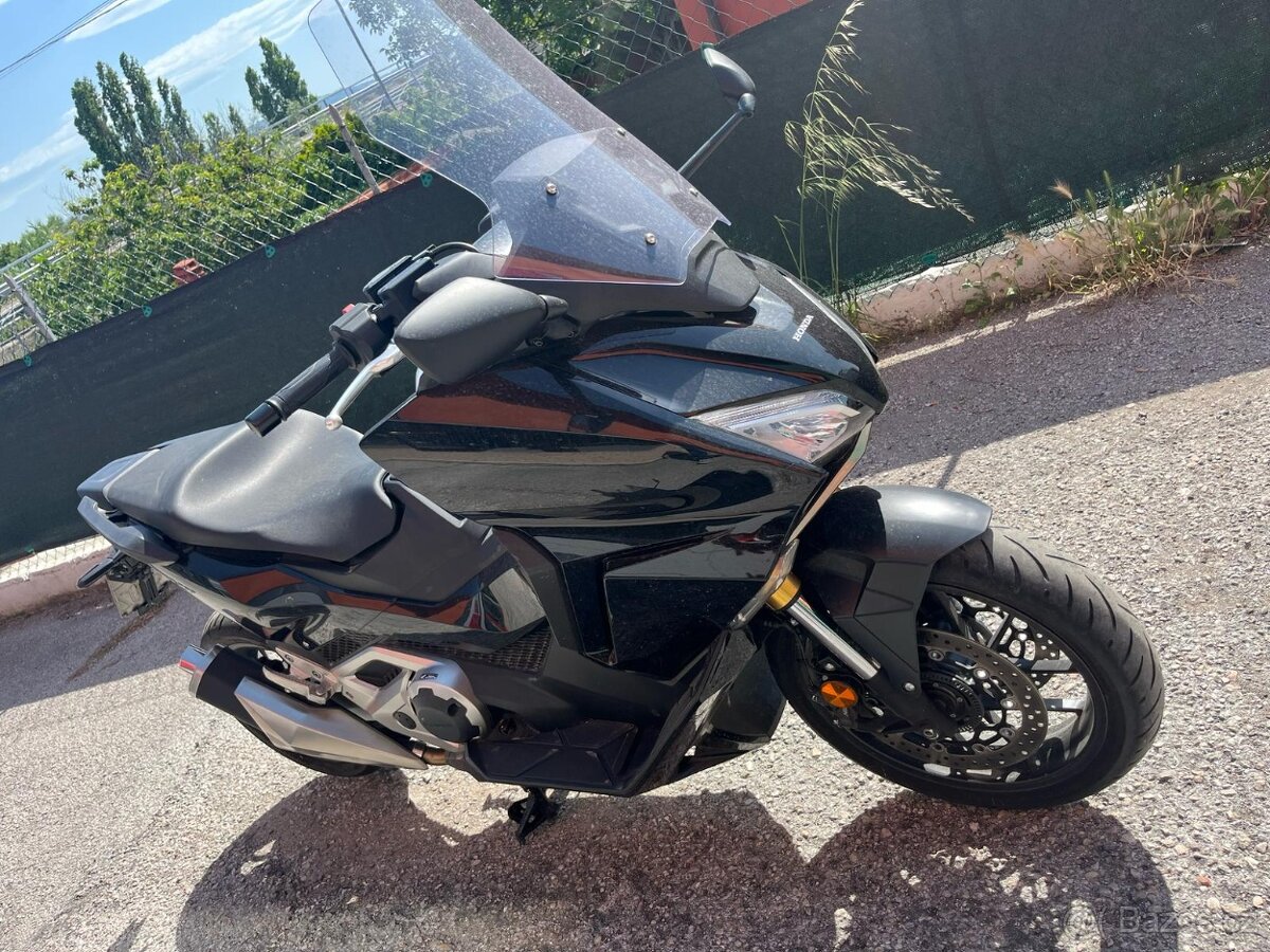 Honda Forza 750 ABS,TC (2022) TOP stav, jako nová, 16 tis.km