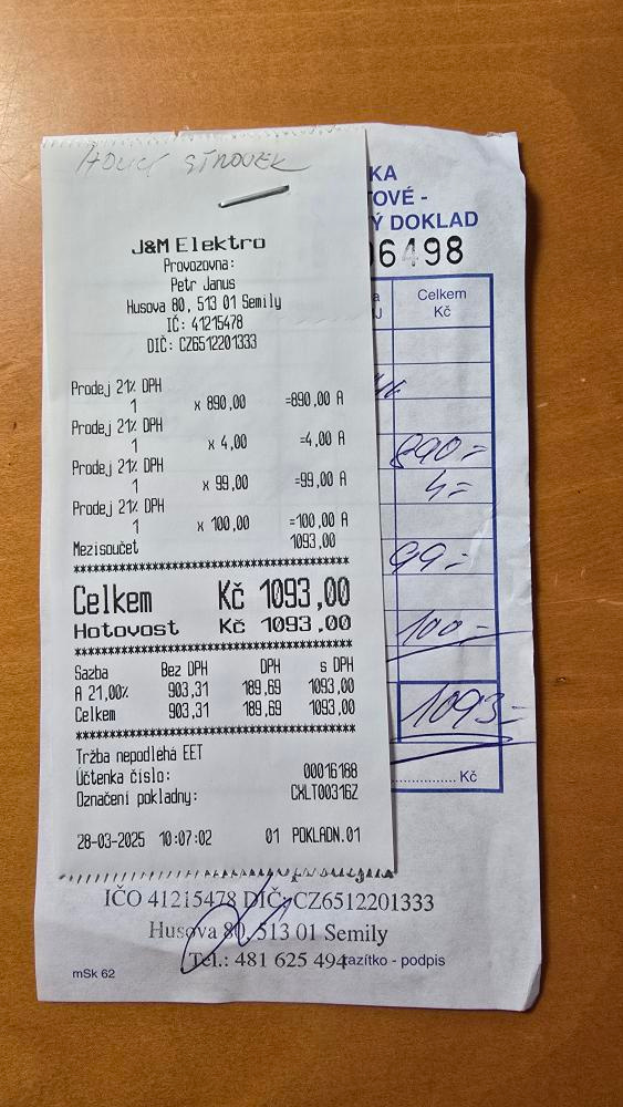 Zastřihovač vousů DOMO