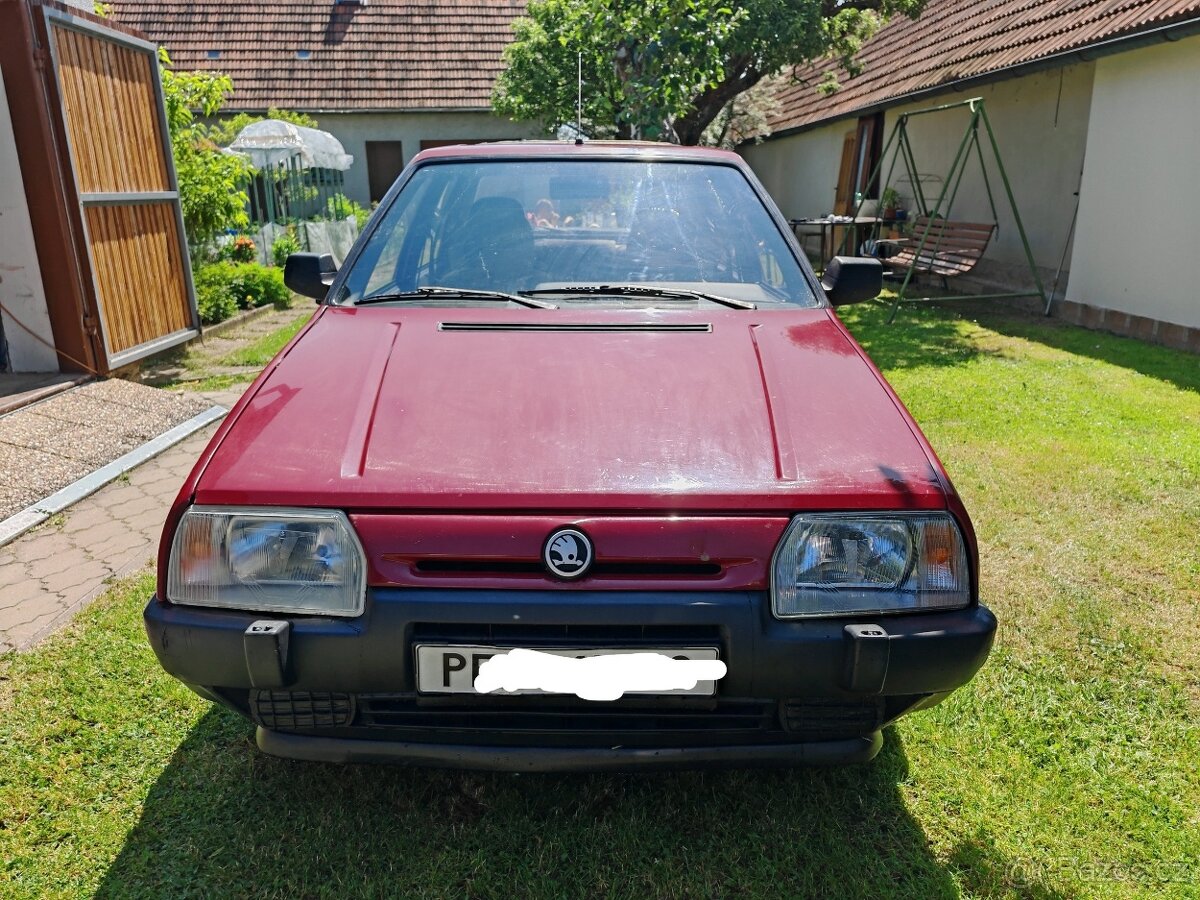 ŠKODA FAVORIT 135 LX