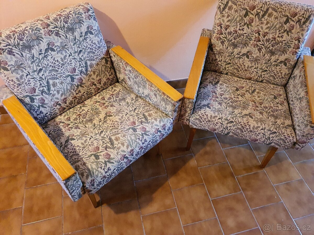Retro sada křesílek v moc hezkém stavu