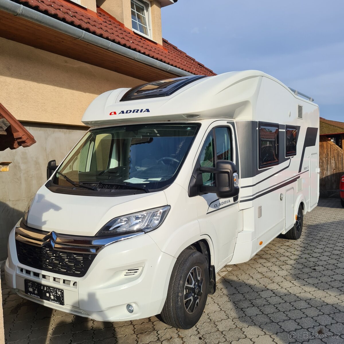 adria matrix - najeto pouze 7300 km Stav noveho