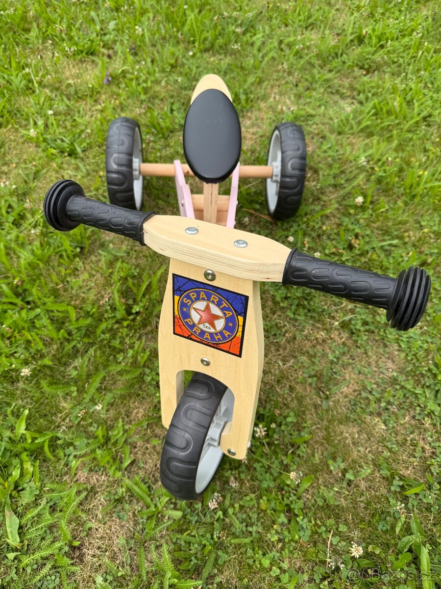 Dětské dřevěné odrážedlo NICKO 2v1