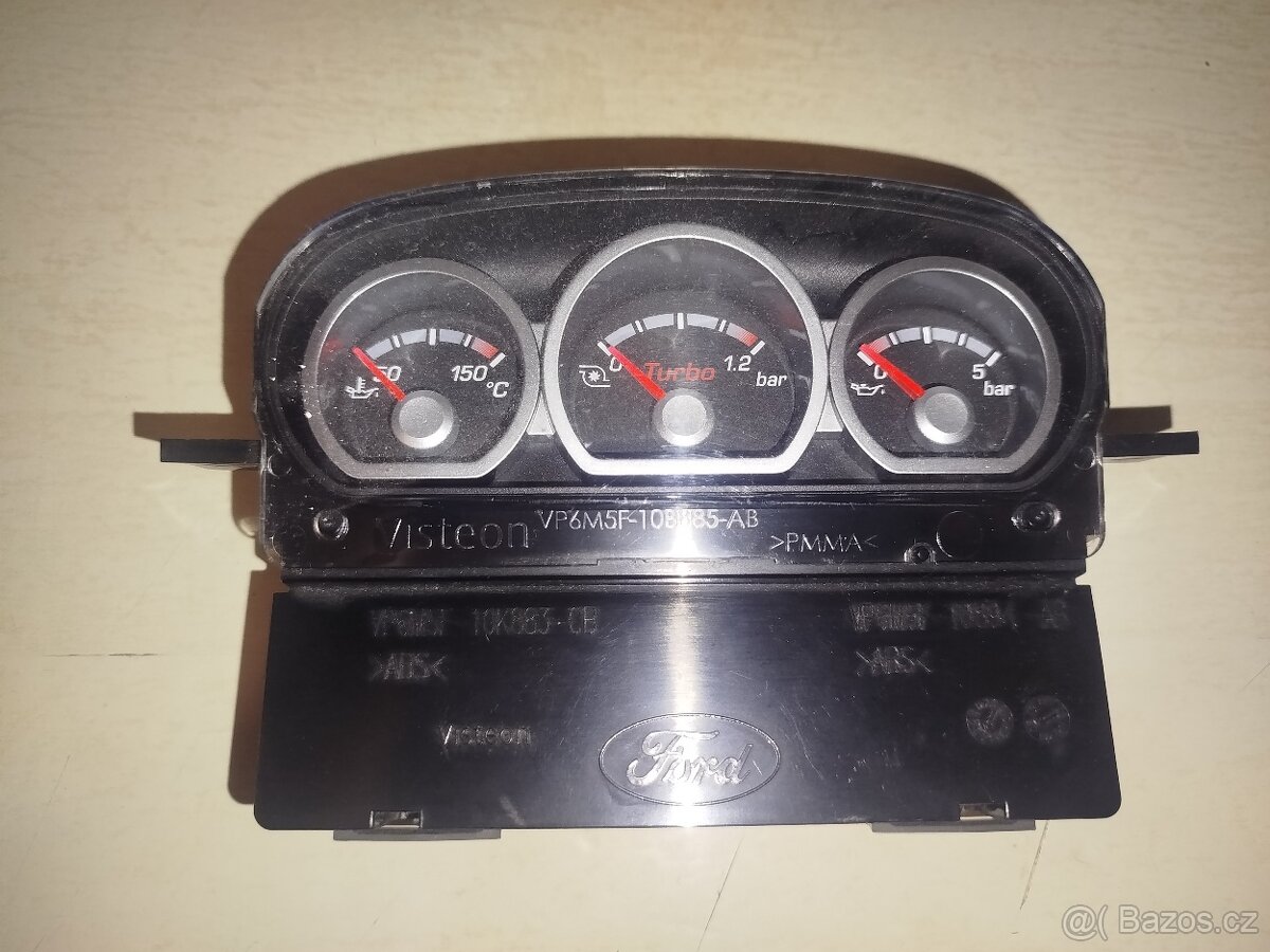 Přídavné budíky Ford Focus Mk2 ST