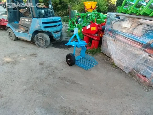 Vyorávač brambor vibrační