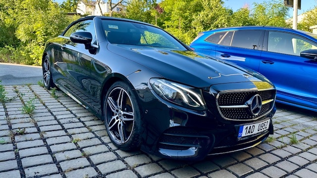 Mercedes Benz E200 cabrio AMG/BURM/tažné/2x kola