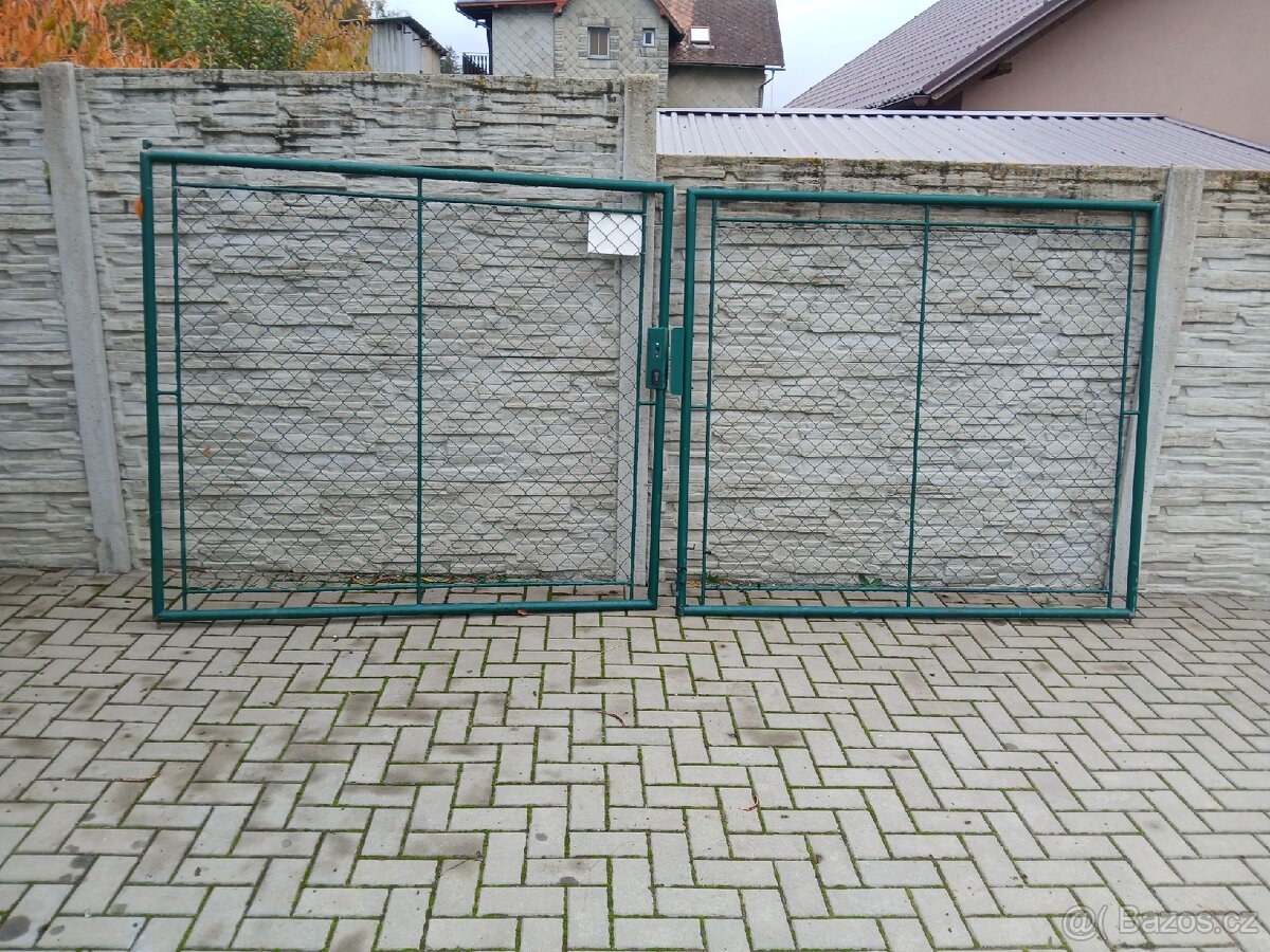 Zahradni kridlova brana vrata