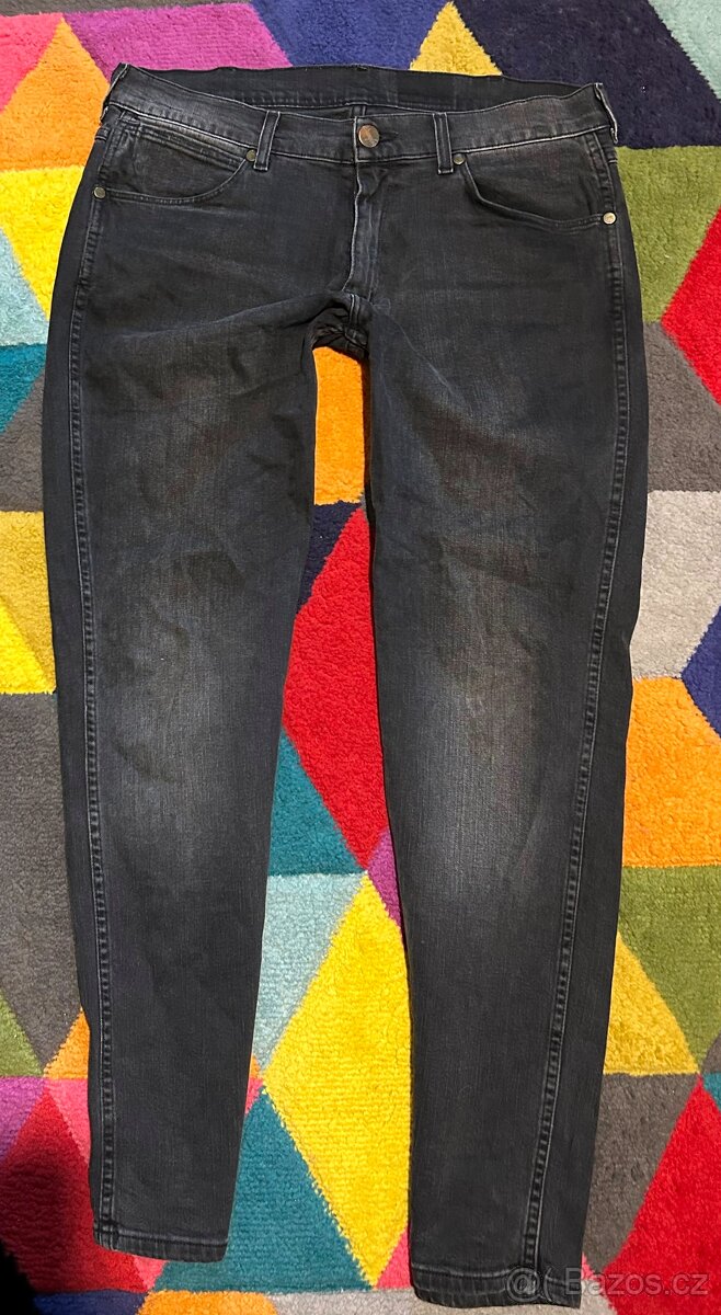 WRANGLER  PÁNSKÉ KRÁSNÉ SLIM DŽÍNY L