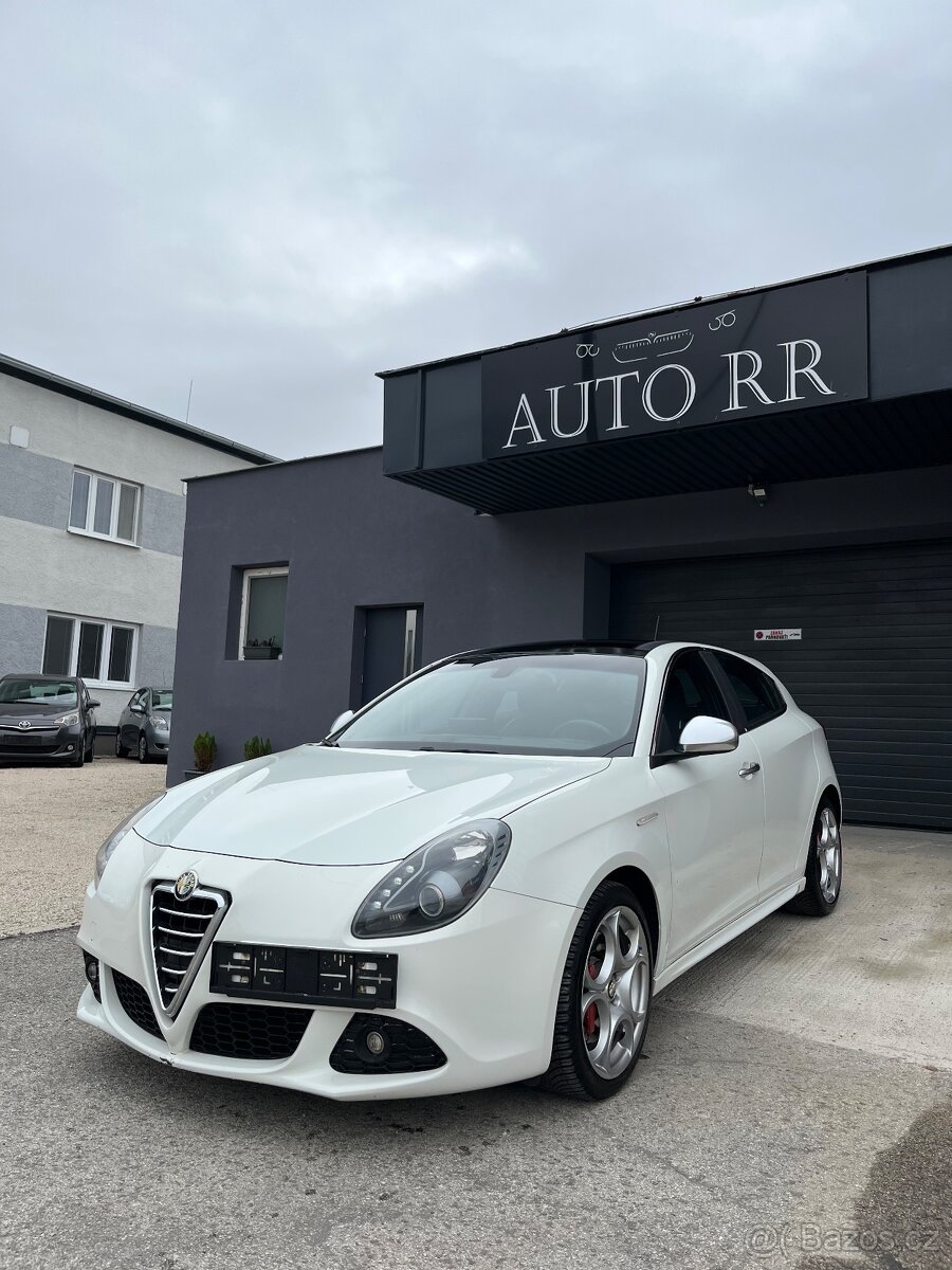 Alfa Romeo Giulietta 1.6 JTDm Šport = 196531km, 2011 =