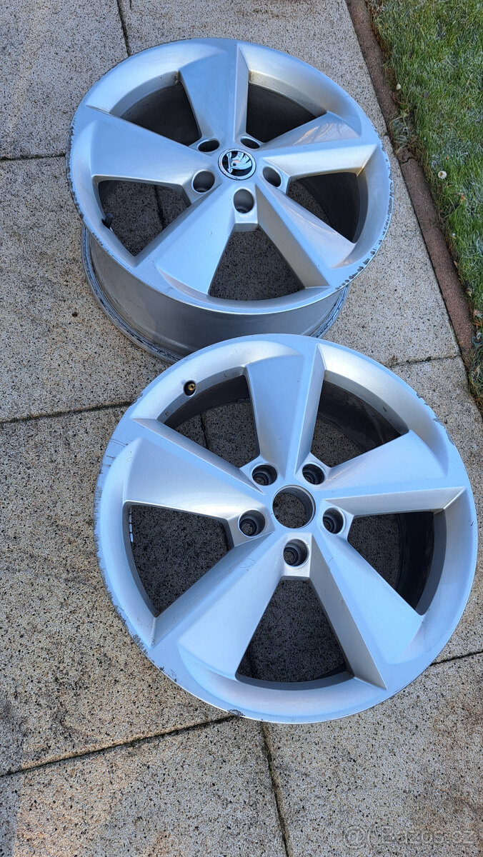 Prodám 2x kolo z lehké slitiny GOLUS 18" pro OCTAVIA III