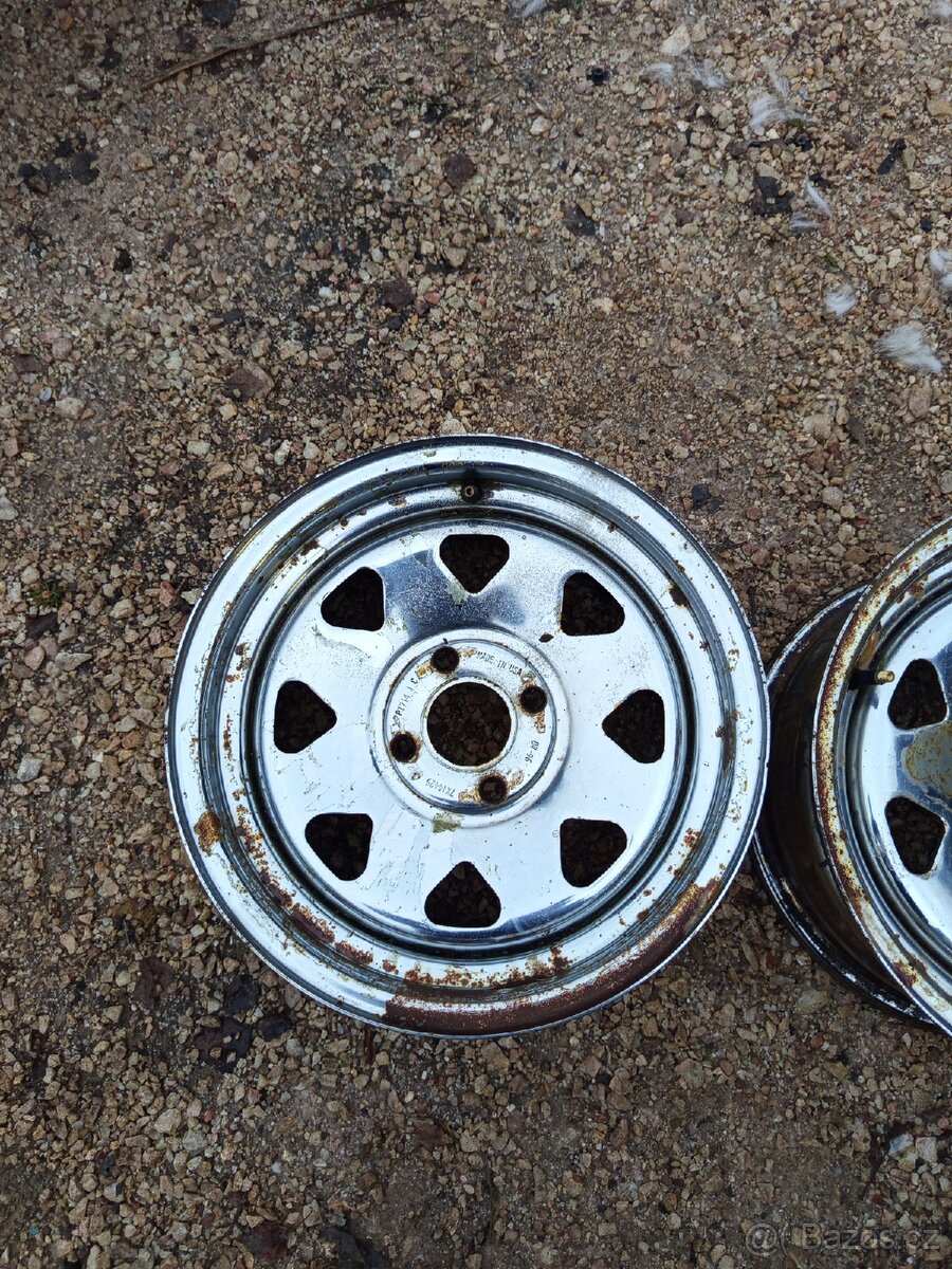 Prodám náhradní díly škoda 120l