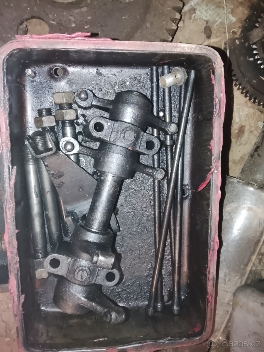 Zetor 25 vačková hřídel