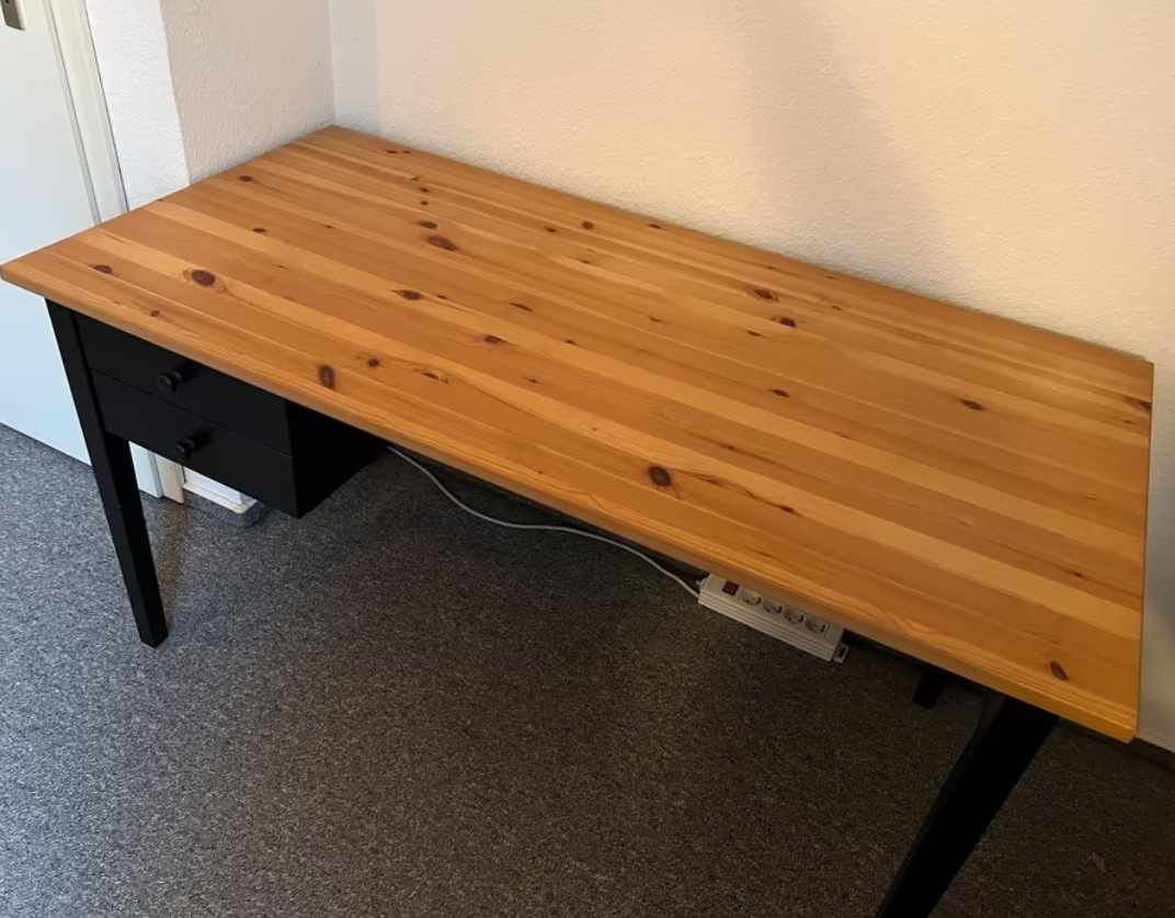 Psací stůl IKEA ARKELSTORP