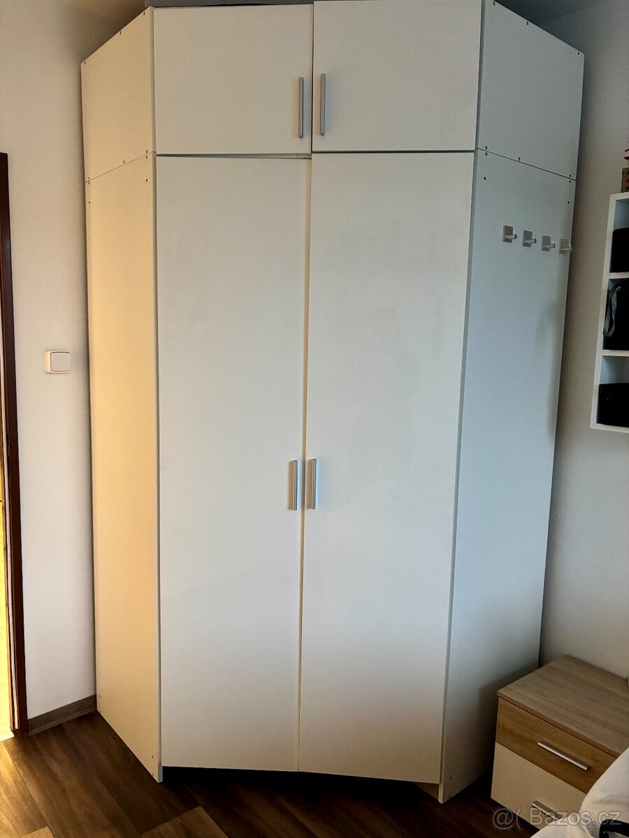 Rohová skříň s nástavcem