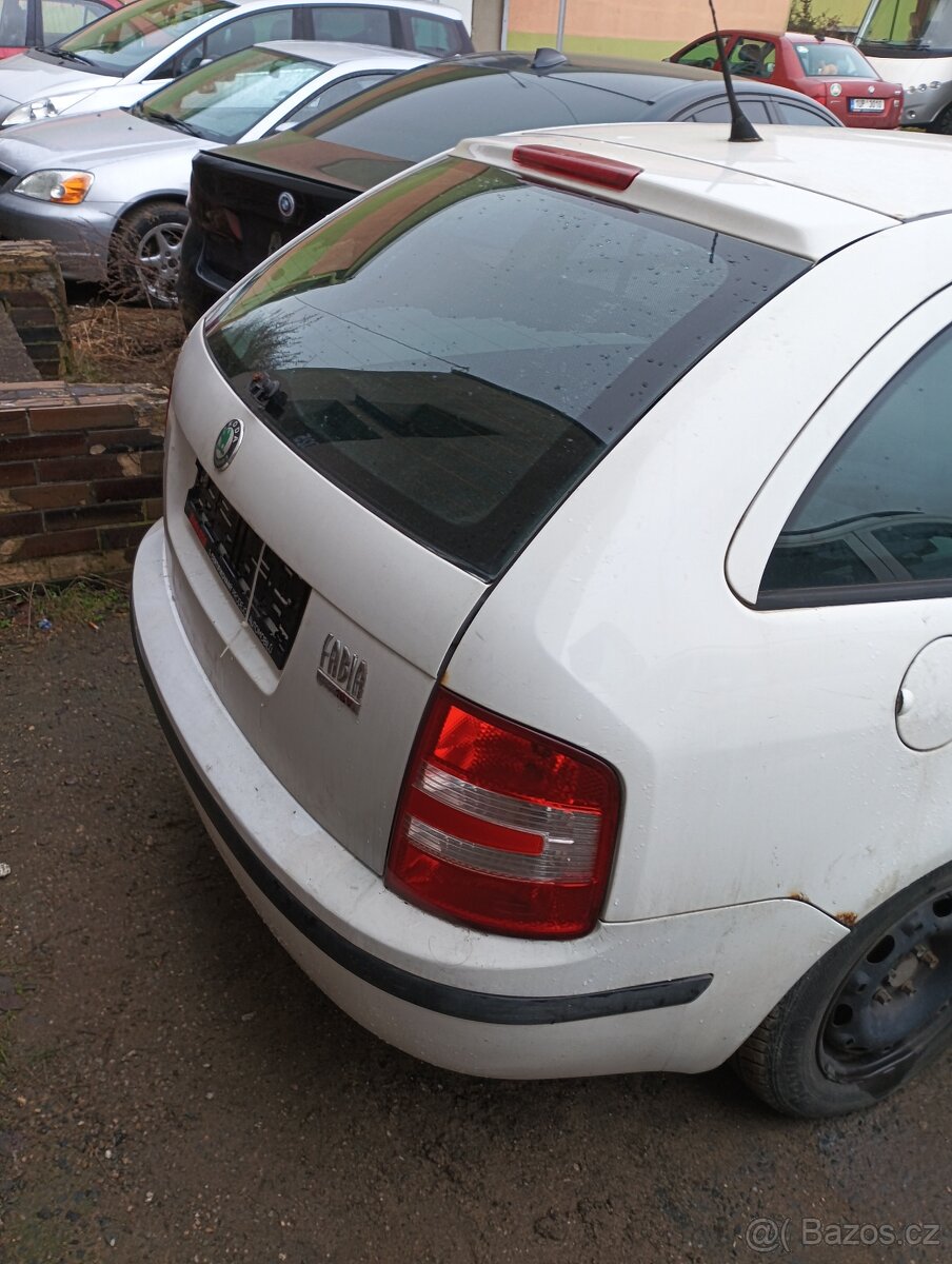 Dveře fabia 1 barva bílá 1026