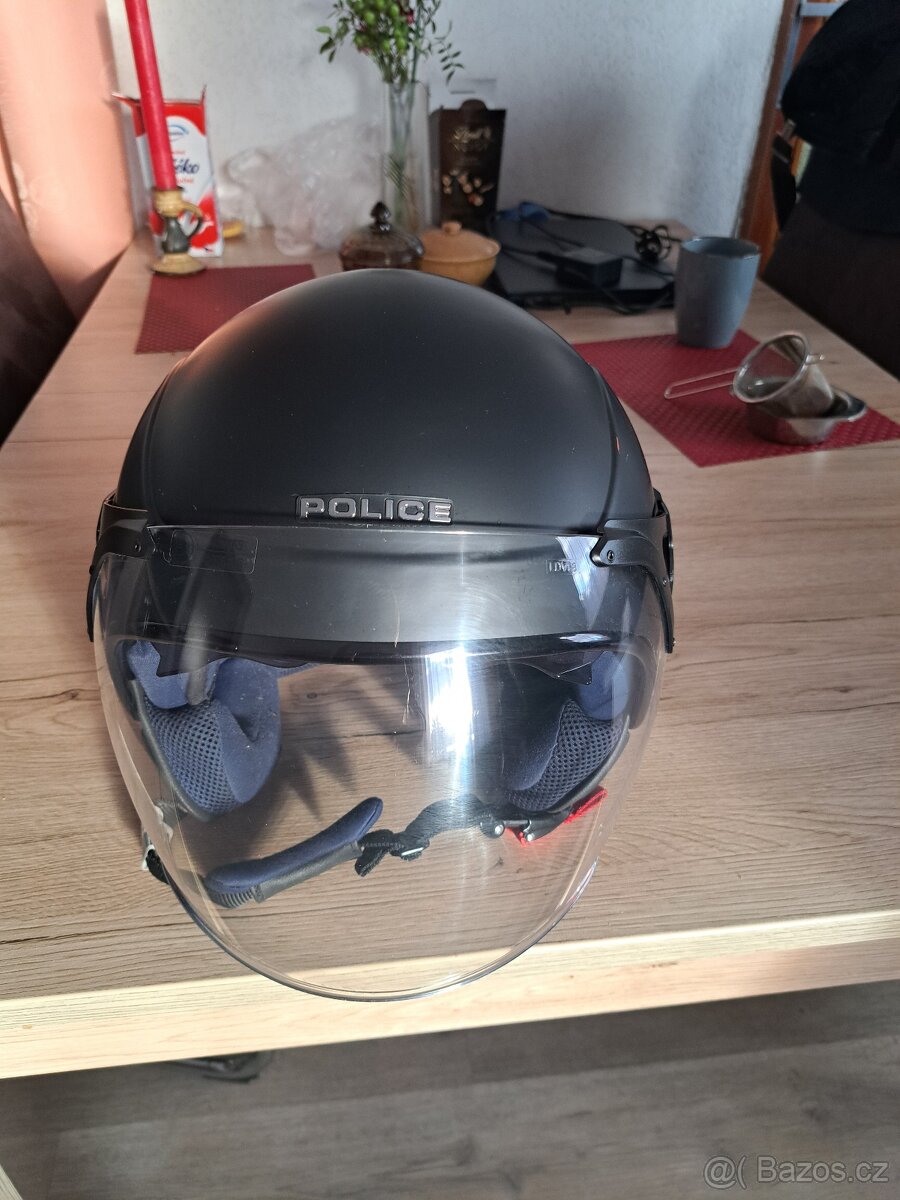 Helma Piaggio Police