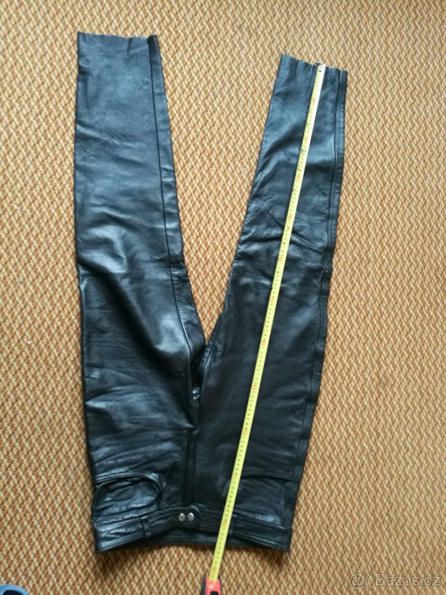 kožené kalhoty vel L/XL na štíhlou postavu