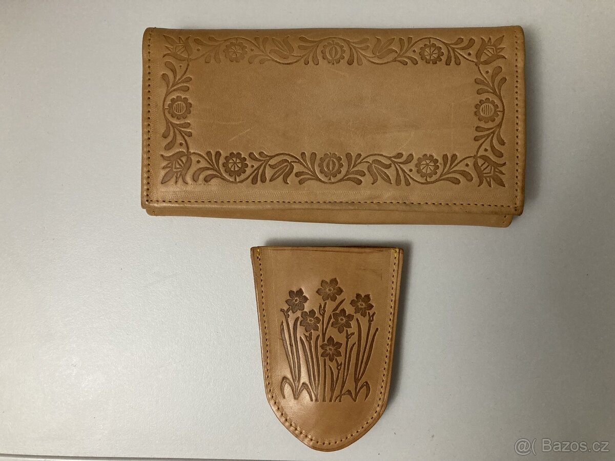 Kožená peněženka a klíčenka