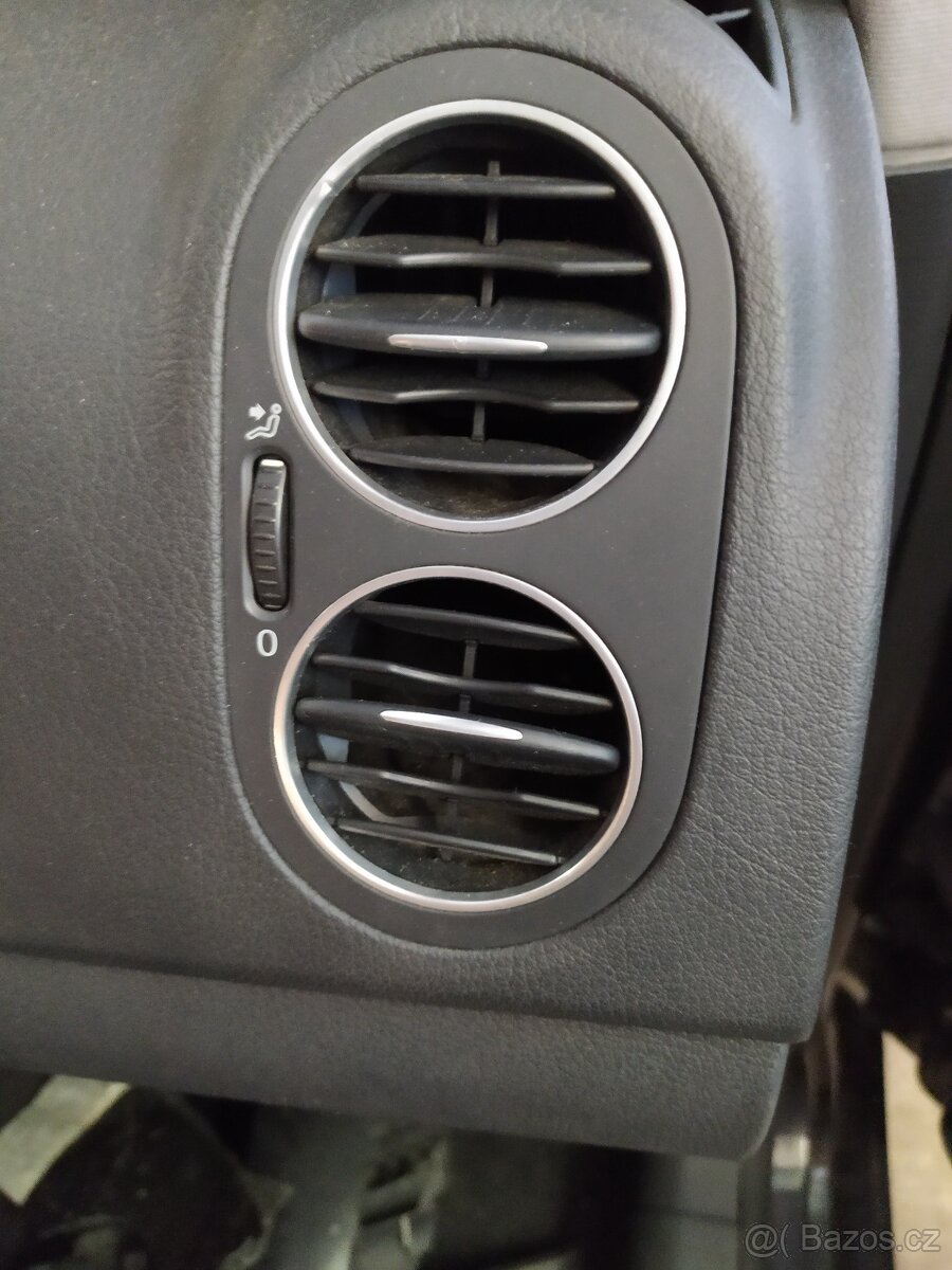 VW Golf 5 plus průduchy topení