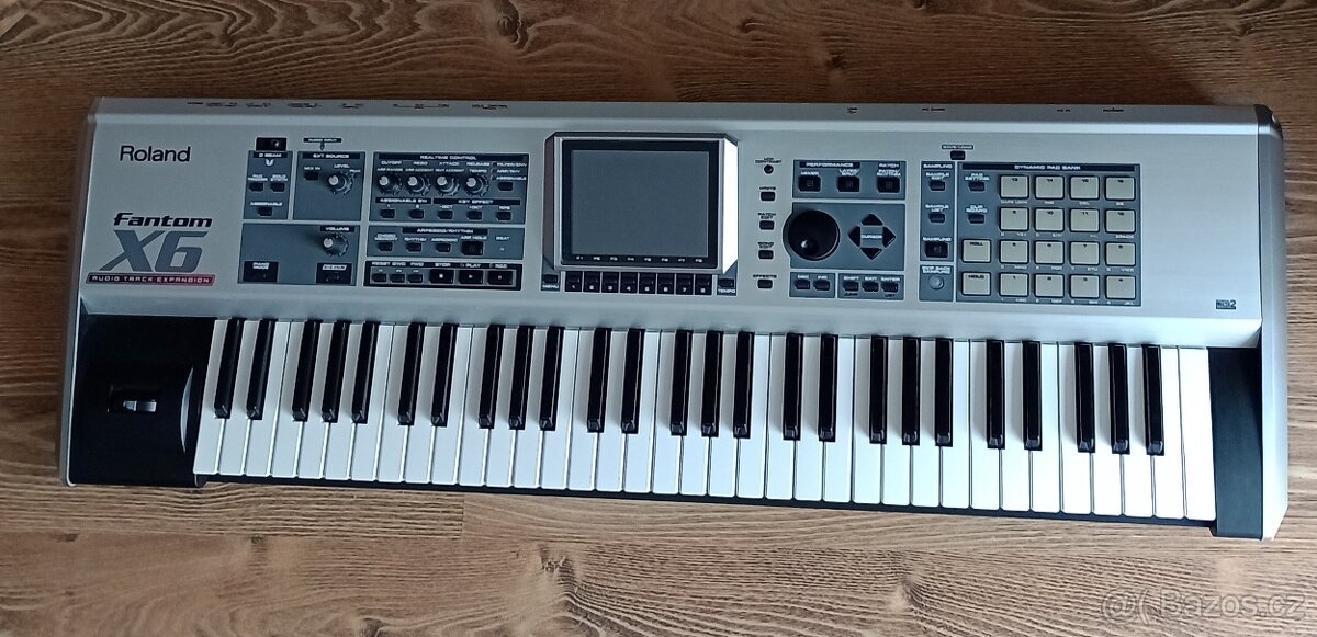 Roland Fantom X6