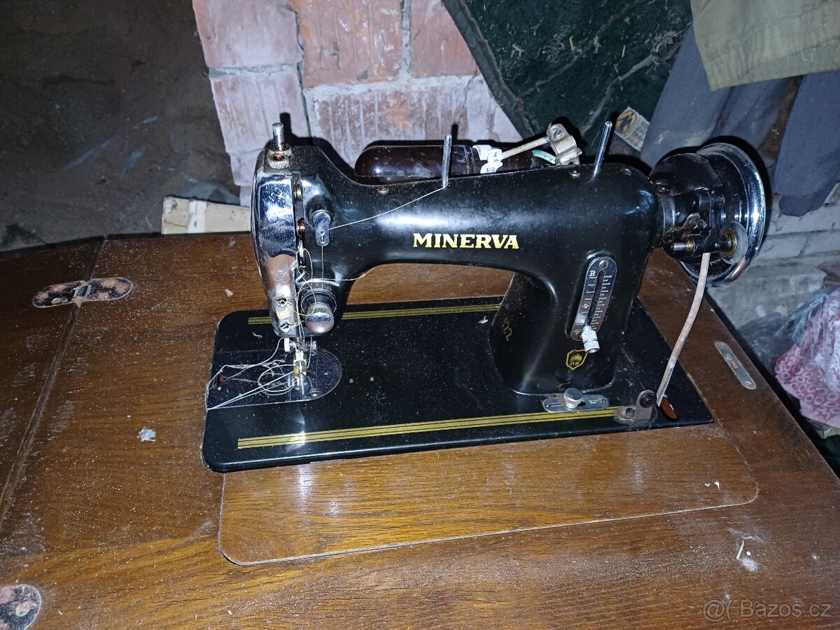 Minerva, šicí stroj...