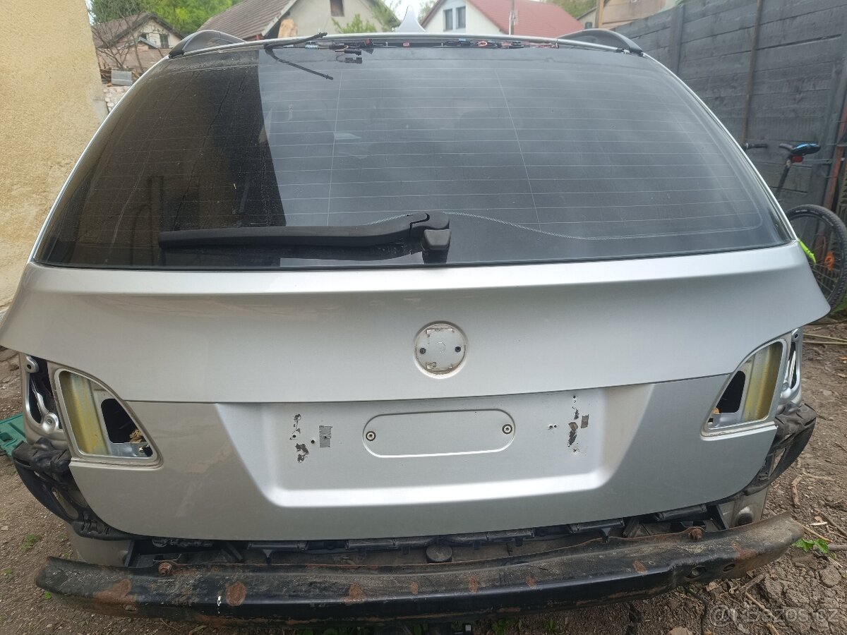 Kufr BMW e61 titansilber