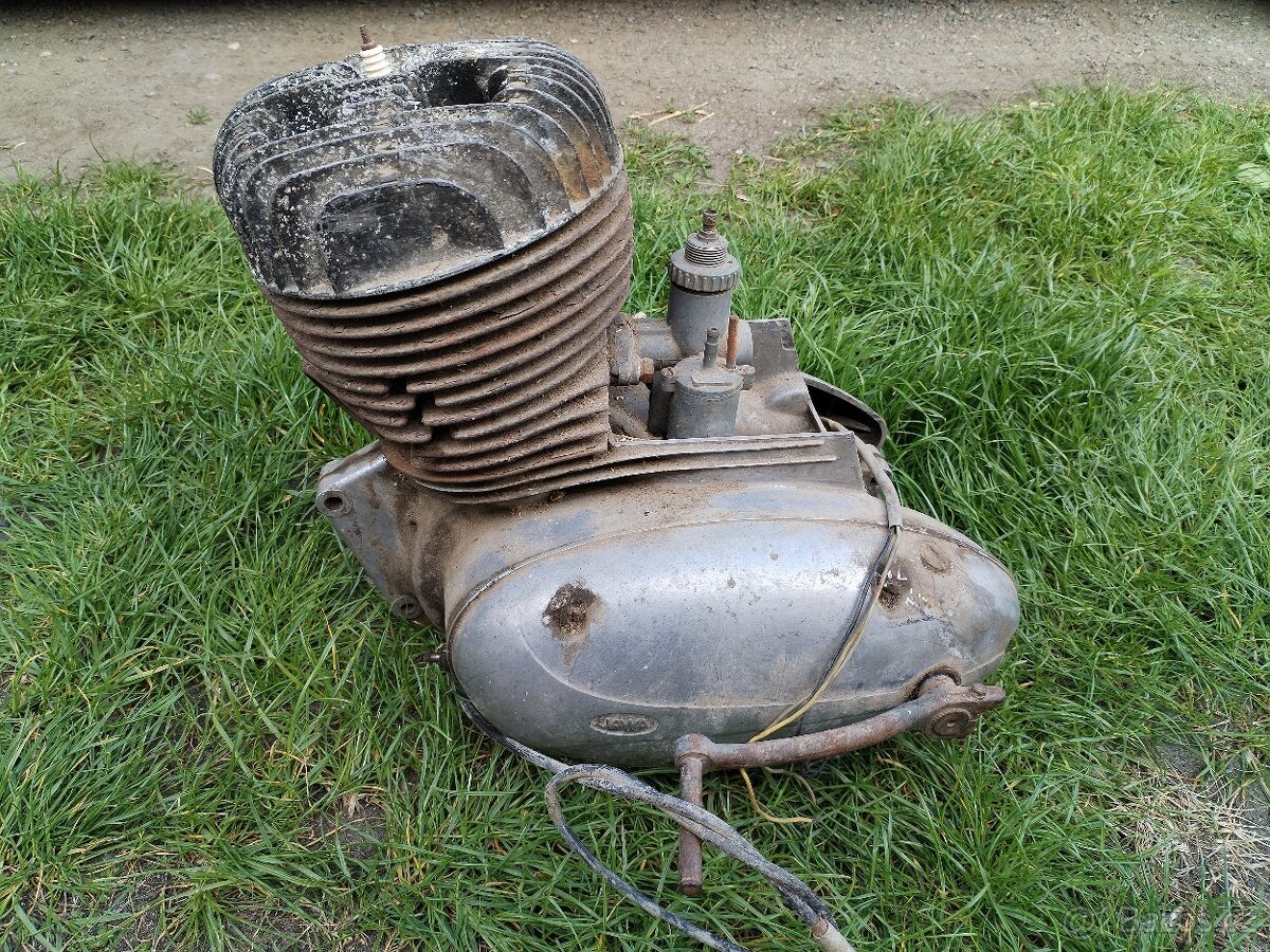 Motor JAWA 250/590 Sport a Californian