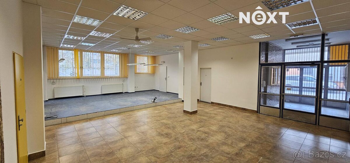 Pronájem komerční Obchodní prostory, 285㎡