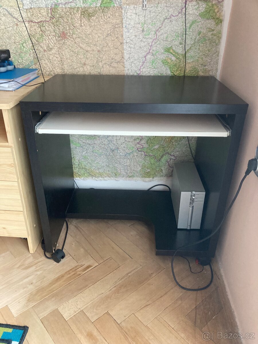 PC stůl