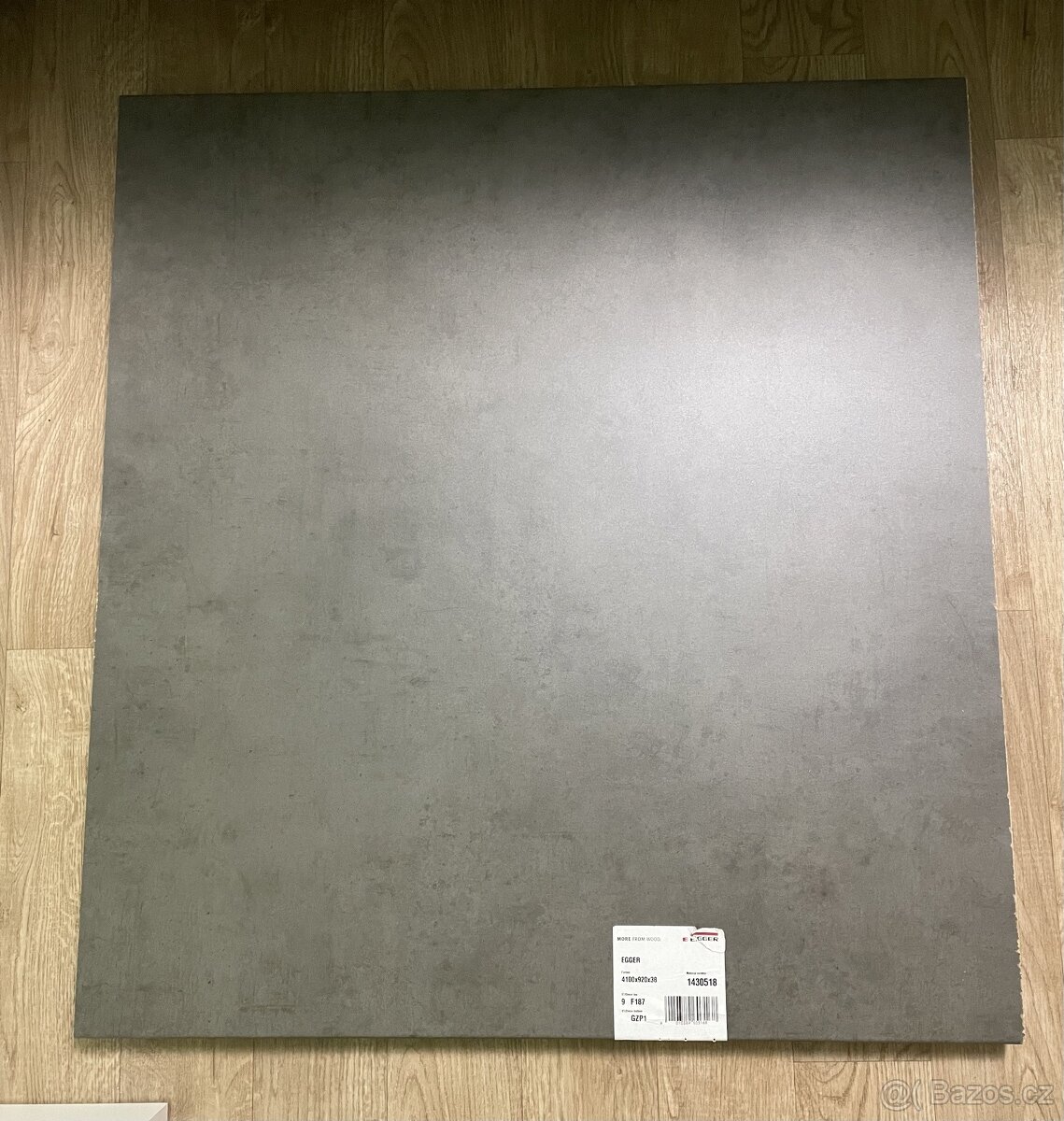Deska Egger 85 x 92 x 3.8 cm