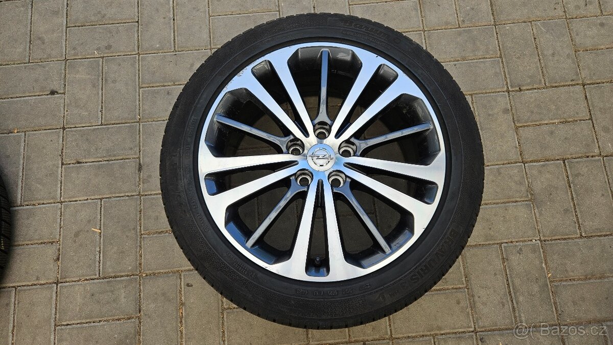 Letní Sada Alu 5x115 245/45 R18 Opel Insignia