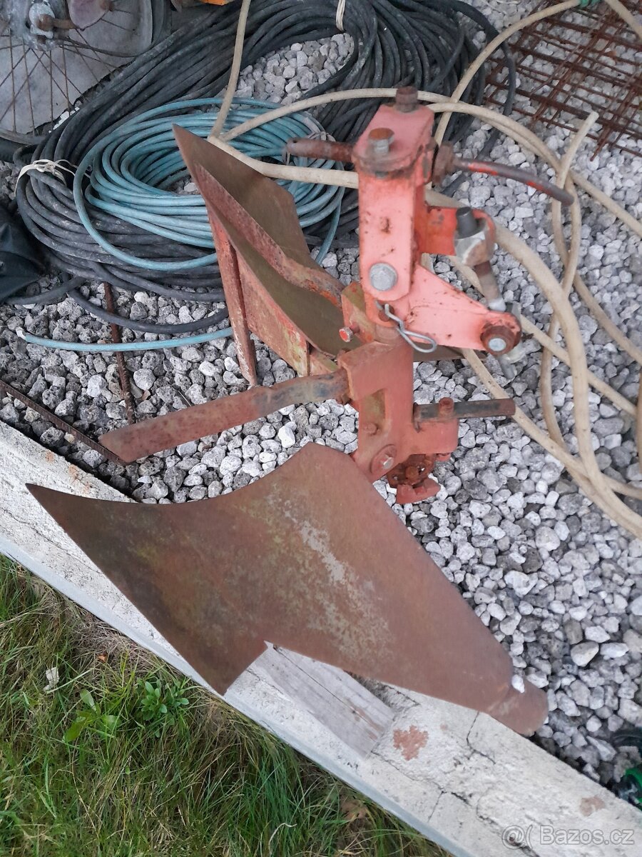 PO-18, pluh obracák, agrostroj, tera, vari, malotraktor