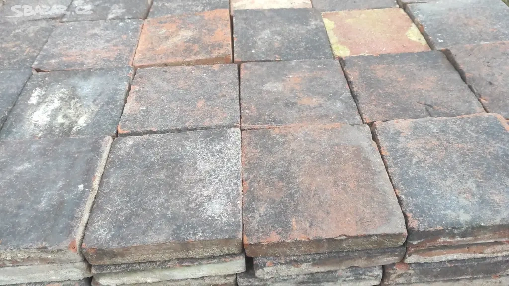 Půdovky - cihlová dlažba