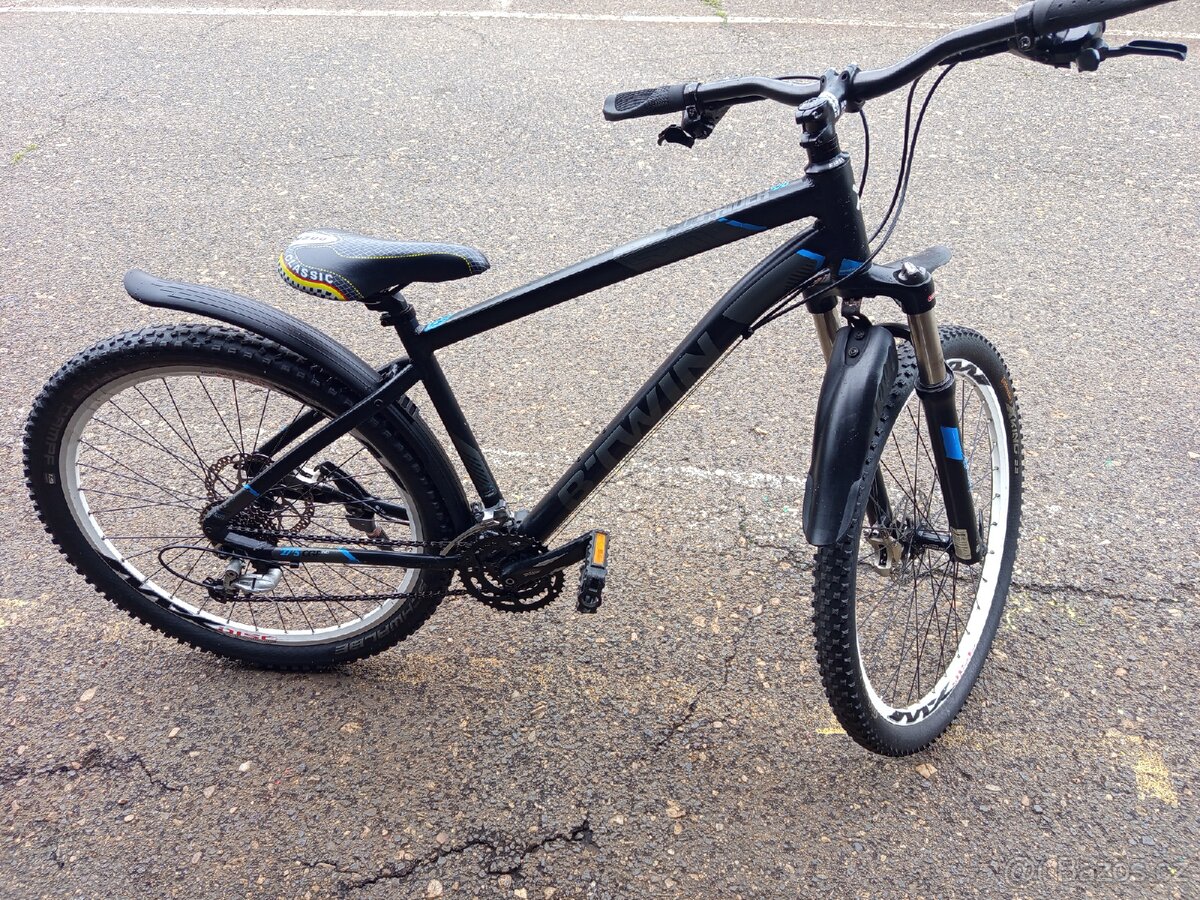 Horské kolo B-TWIN RockRider 520, rám M-size