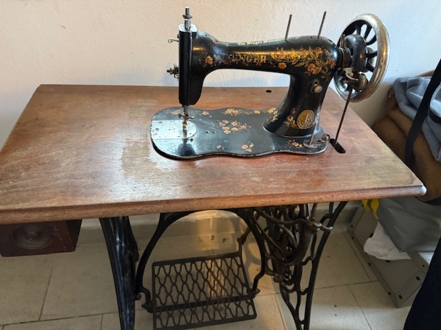 Šicí stroj Singer typ Improved Family z roku 1893