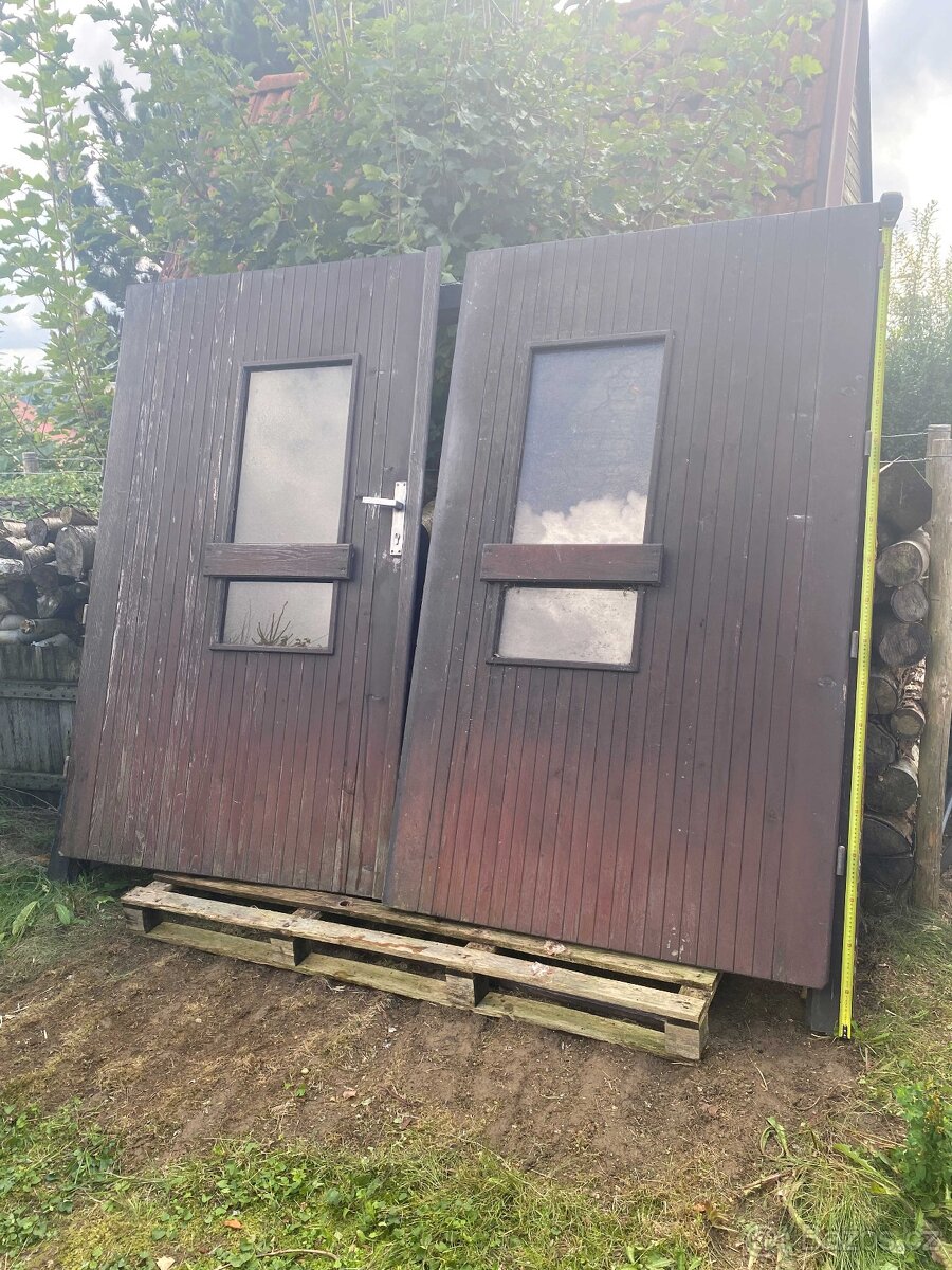 Garážová vrata.