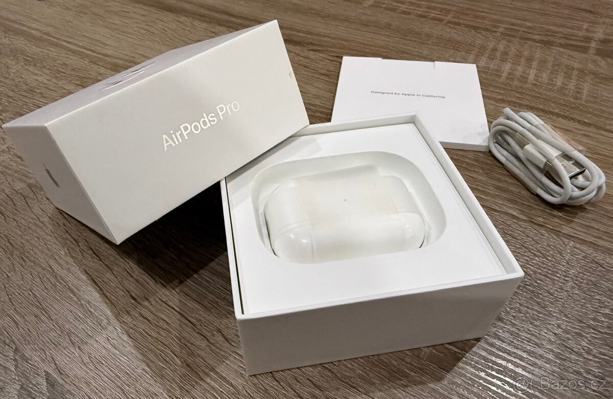 AirPods Pro (2. generace) - kompletní balení + extra kabel