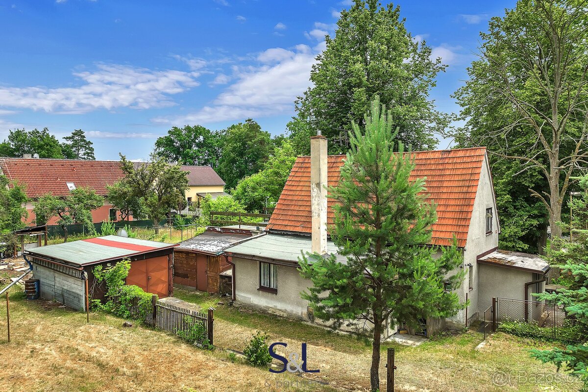 Nabízím k prodeji rodinný dům určený ke kompletní rekonstruk