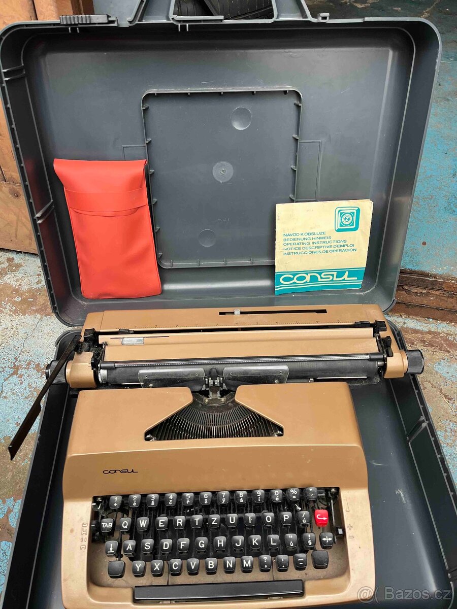 Psací stroj Consul model 2226