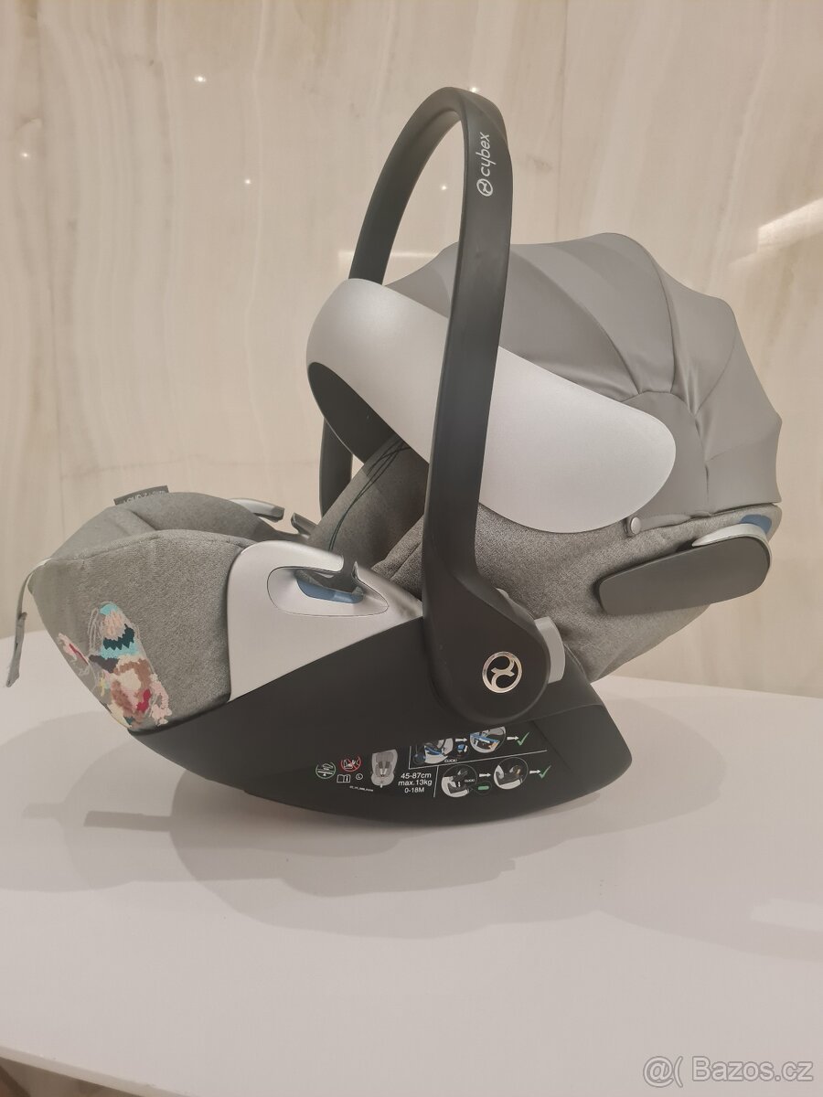 Autosedačka pro novorozence CYBEX Cloud Z i-Size Koi
