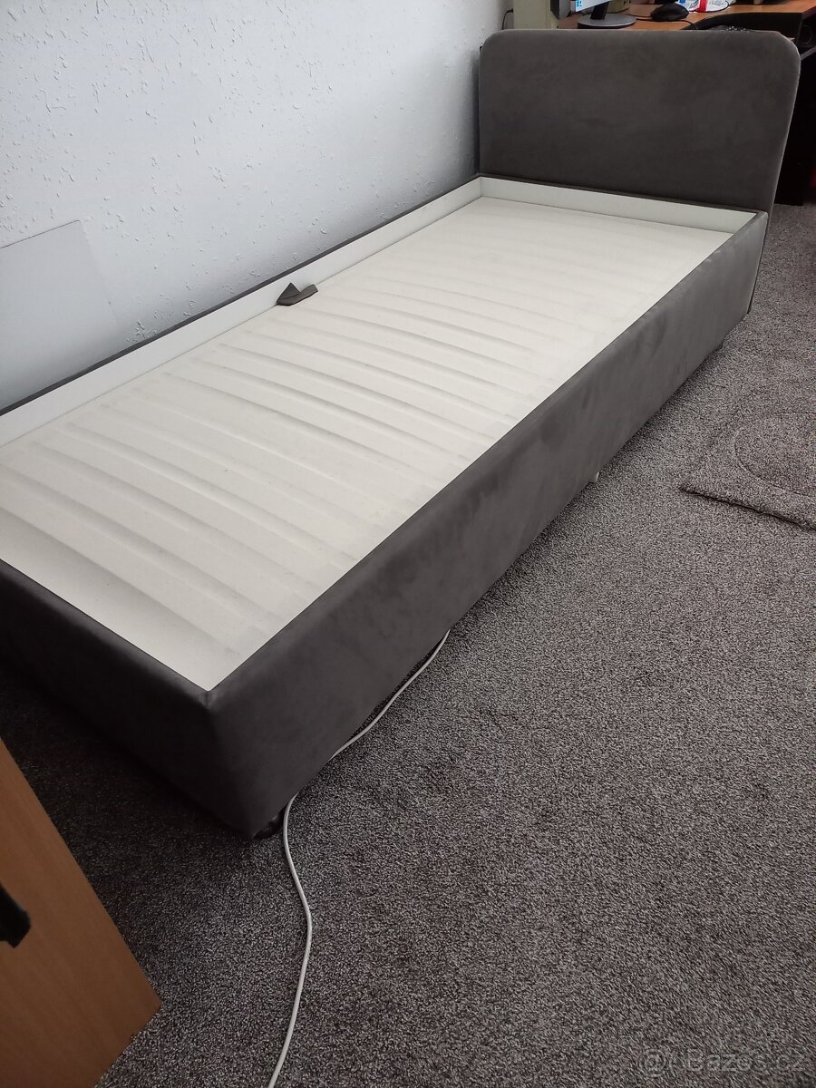 POSTEL -  VELKY ÚLOŽNÝ PROSTOR