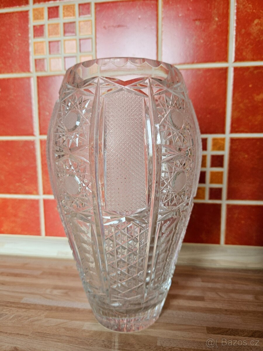 broušená váza Bohemia Crystal