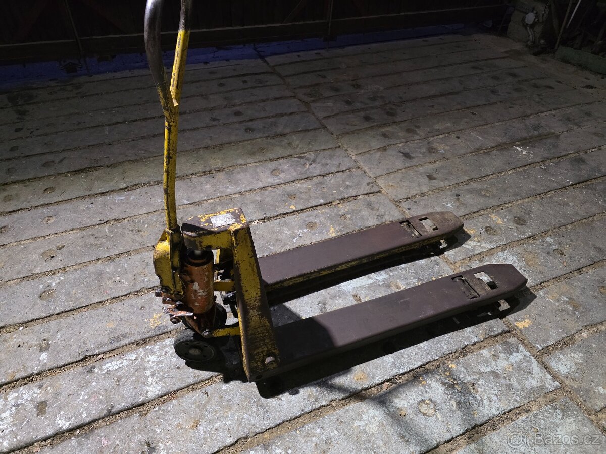 Ruční paletový vozík