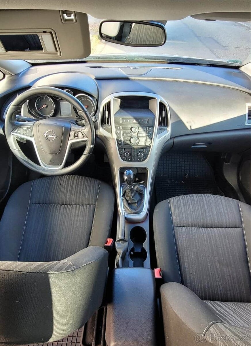 opel astra J sports tourer 2012 1.7cdti 6ti kvalt