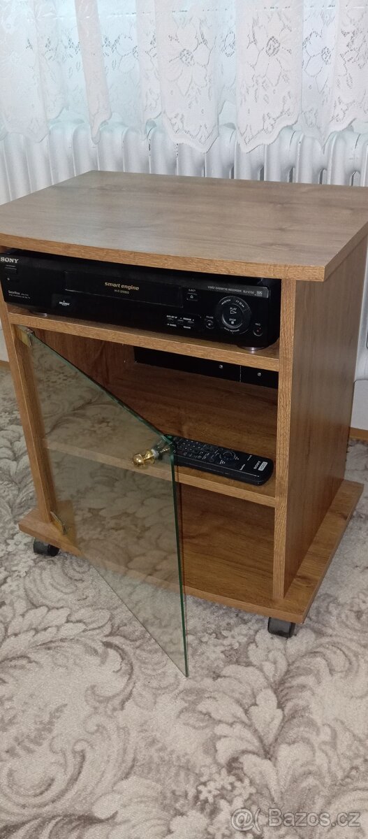 Videorekordér Sony SLV.-E730 + TV stolek