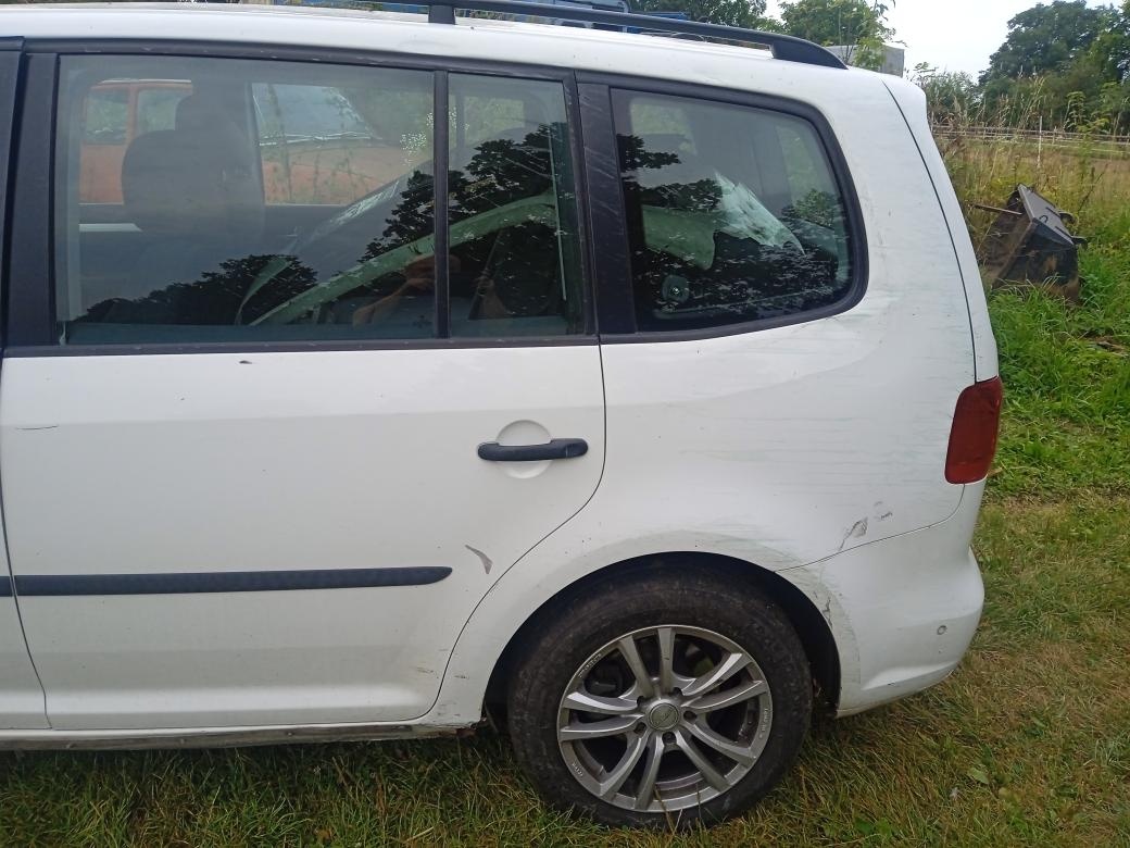 Náhradní díly na VW Touran 1,6 tdi