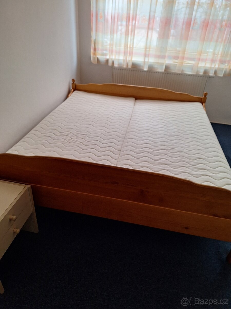 postel 180cm x 200cm