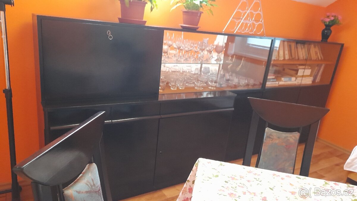 Nábytek do jídelny