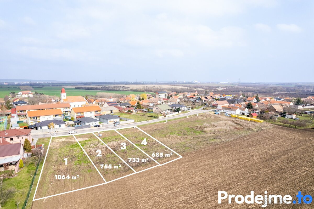 Prodej stavebního pozemku 1.064 m2 - Znojmo - Načeratice