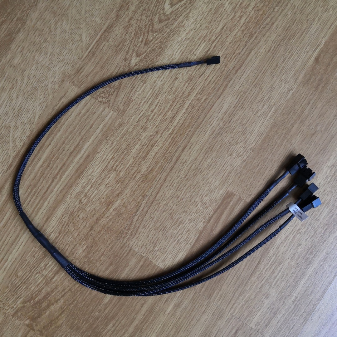 SLEVA - Alphacool splitter 1x 3pin na 4x 3pin 60cm