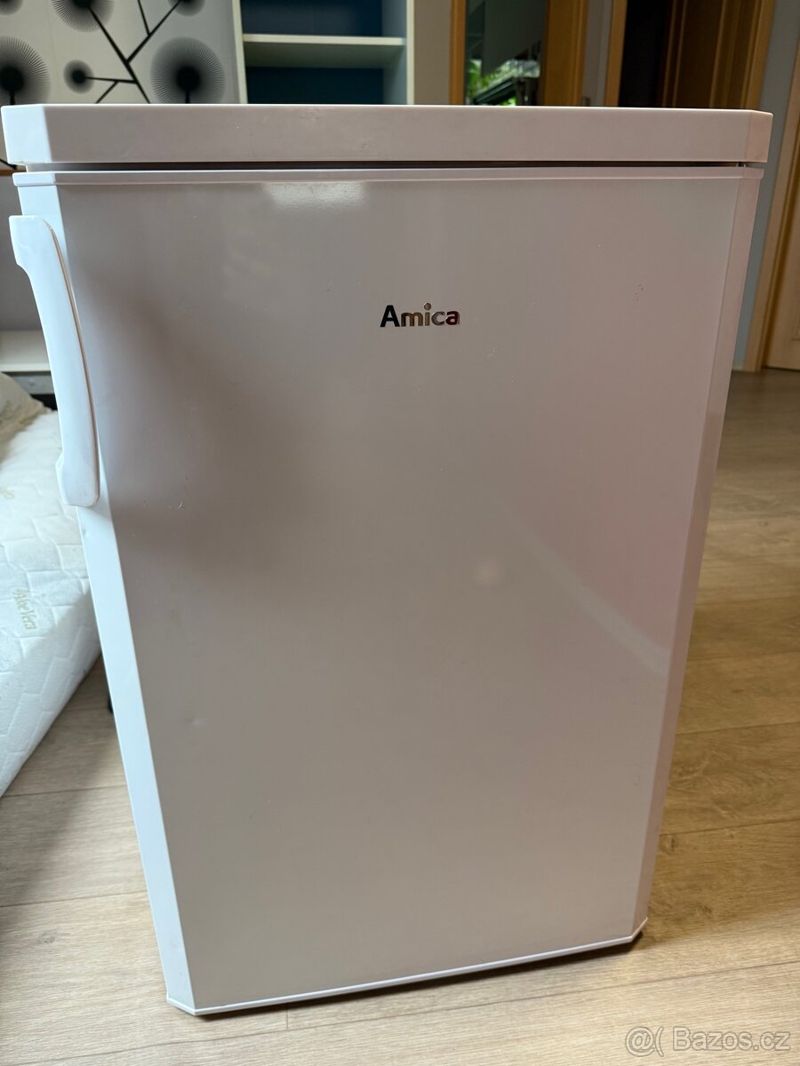 Lednice s mrazákem Amica